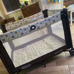 Graco pack n play.