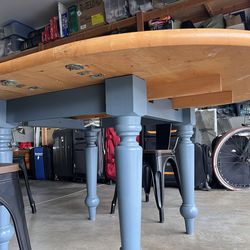 Round Table ( EXTENDABLE)