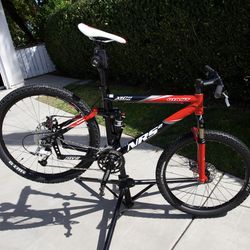 Giant NRS2 XTC II Enduro Mountain Bike - Medium 18.5”