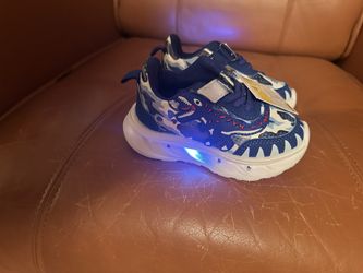 Toddlers Light Up Sneakers
