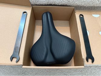 Peloton Comfort Saddle – Excellent Condition With Box & Tools