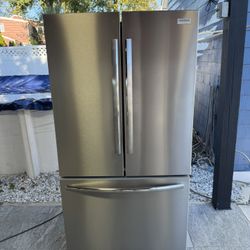 Frigidaire Gallery Refrigerator 36 X 28 X 69 Brand New One Receipt For 90 Days Warranty 