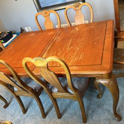 Dining Room Table And Chairs 