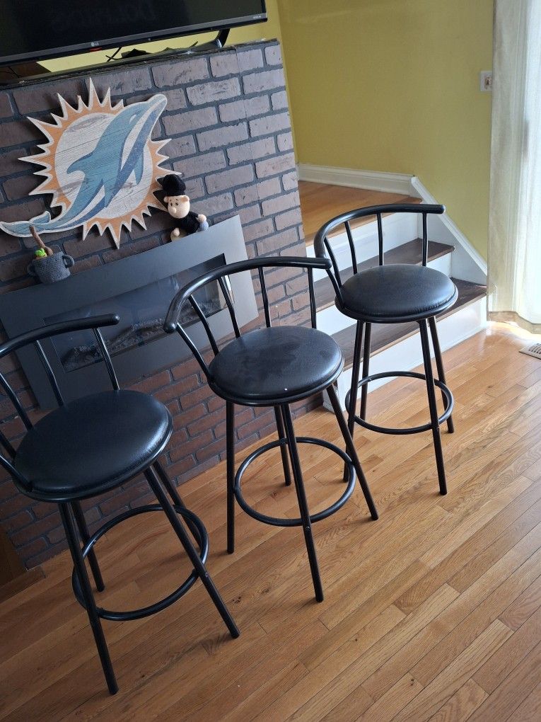 Set Of 3 Stool Good Conditions $ 120 OBO