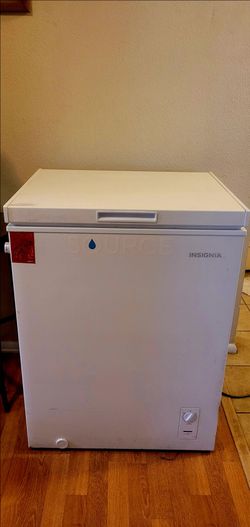 Chest Freezer - 5 Cu.Ft Garage-Ready