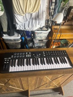 Arturia KeyLab Essential 49 MIDI Controller