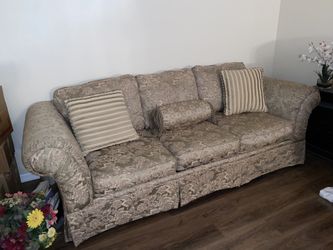 Havertys Large Designer Sofa