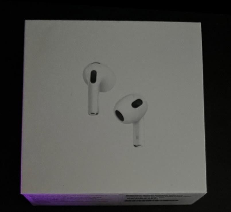 APPLE AirPods