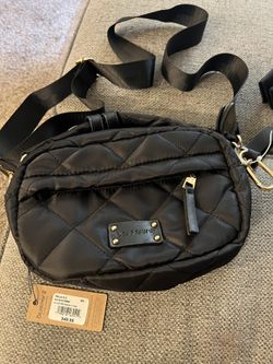 Bear Paw Cross Body