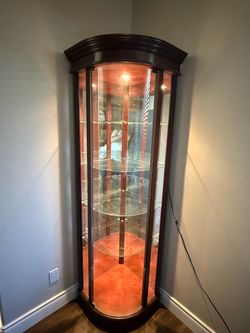 Corner curio cabinet