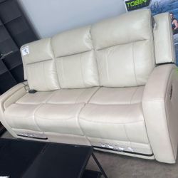 Leather Power Recliner With Power Headrest / Brand New Never Used 