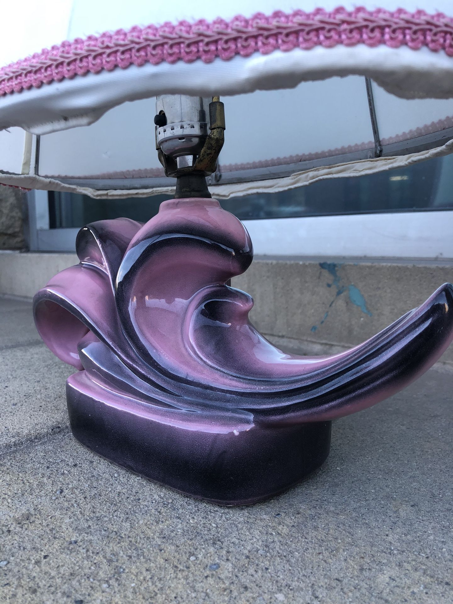 Vintage Pink/Black Ceramic Filagree Lamp w/ Shade
