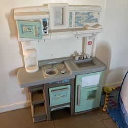 Step 2 Kids Toy Kitchen