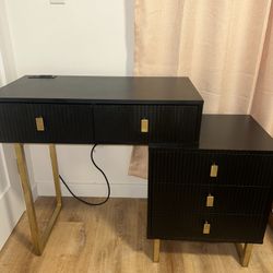 Desk/vanity