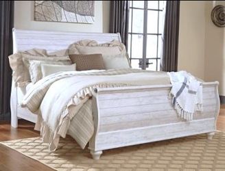 5-Piece Queen Willowton Bedroom Set