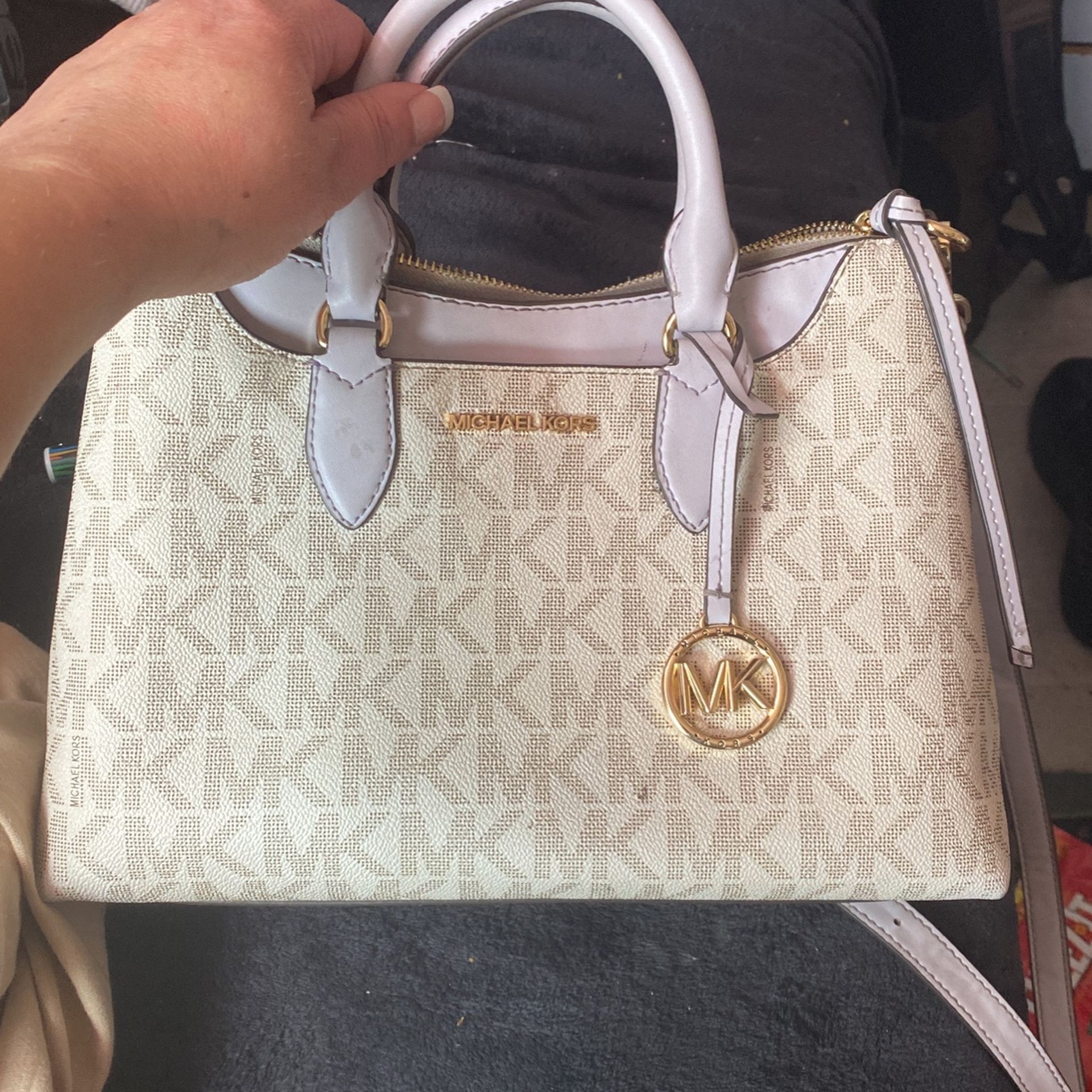 Like New!! MK Purse !!