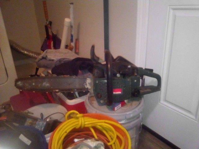 Makita Chainsaw