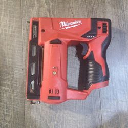 Milwaukee
M12 12-Volt Lithium-Ion Cordless 3/8 in. Crown Stapler (Tool-Only)
