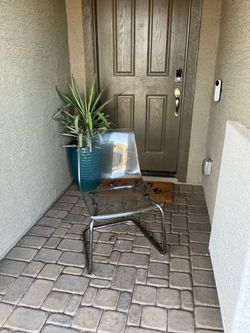 Clear chairs (4)