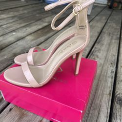 Karrie AAveet Nude Heels Size 7.5
