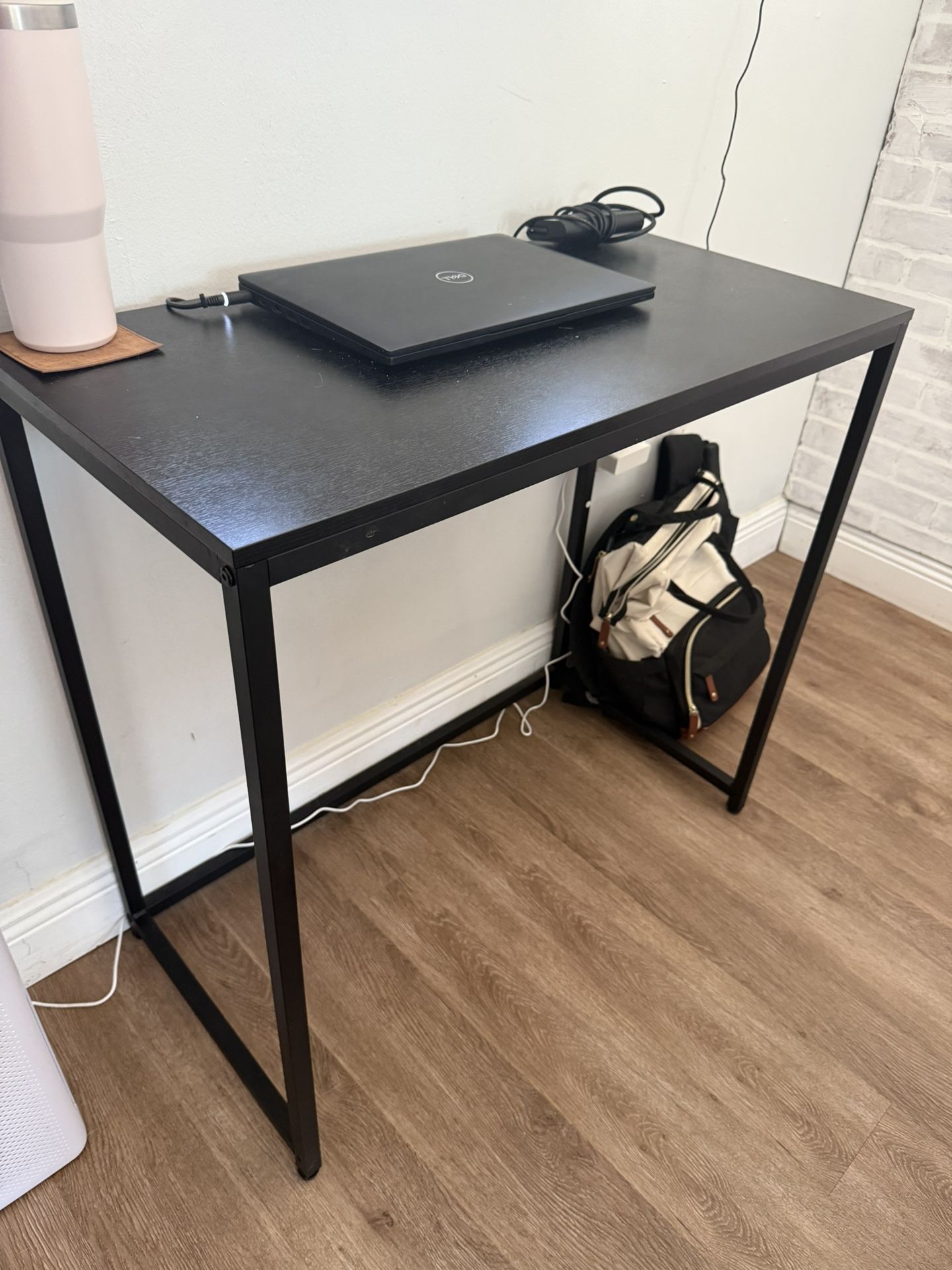 Black Desk