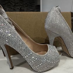 New Dream pairs High Heel shoes size 6.5 Diamond Rhinestone Women’s Christmas
