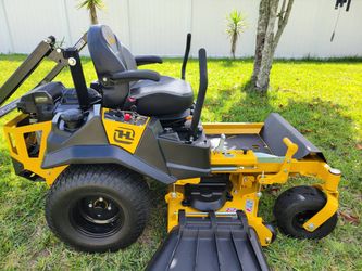 ***LIKE NEW COMMERCIAL ZERO TURN LAWN MOWER ***