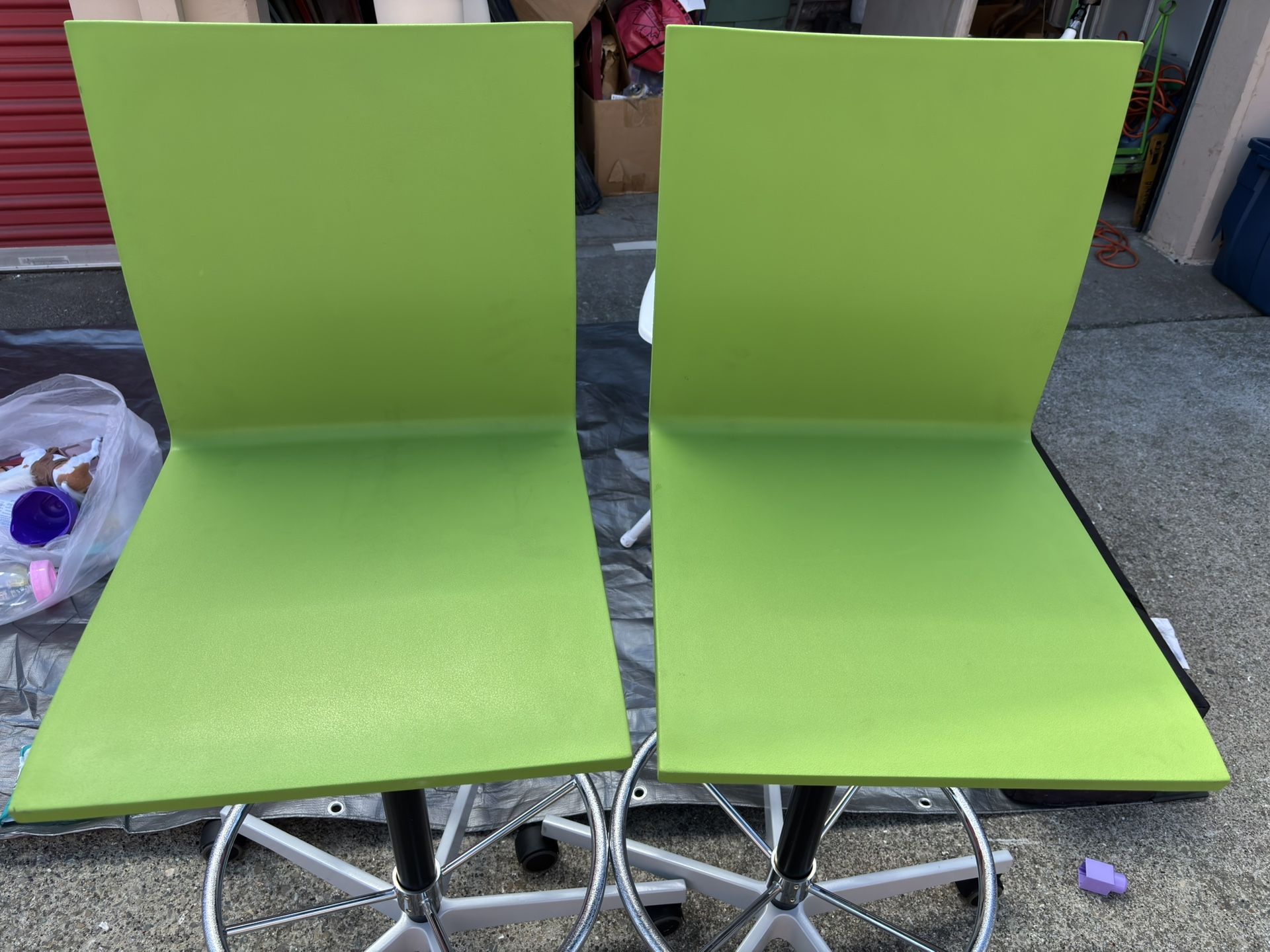 Par de Sillas Modernas Verdes – Ajustables