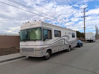 2000 Ford Fleetwood Storm RV
Limited Edition V10