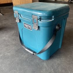 Yeti Roadie 24 Hard Cooler 