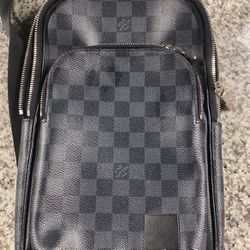 LOUIS VUITTON AVENUE SLING BAG 