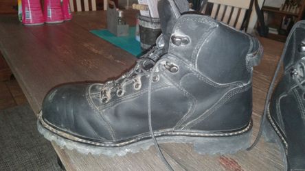 RED WING BOOTS SIZE 11;WORN ONCE,BLACK IN COLOR