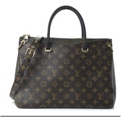 Louis Vuitton Authentic WOC for Sale in Miami, FL - OfferUp