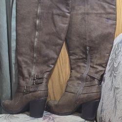 Size  8 Leather Boots Never Worn