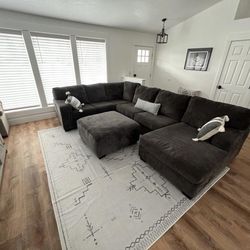 Dark Gray 3-Piece Sectional With Chaise