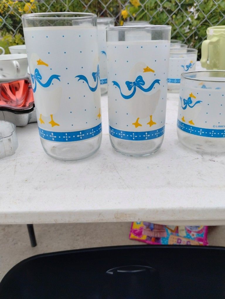 Libbey Glassware Geese W/Blue Ribbon Vintage 