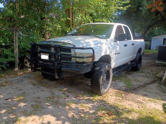 SELLING MY USED DODGE PICK UP TRUCK 2003.  4.7 MOTOR