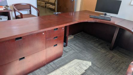 SteelCase Office Desks, Modular, Several Available, Best Offers!