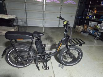 ​Rad Power RadRunner – Excellent Condition w/ Passenger Seat & Front Rack