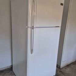Frigidaire Top Freezer Refrigerator