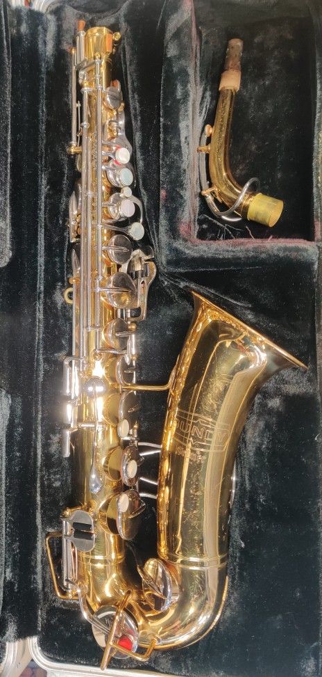 Bundy Alto Saxophone $280 - usado