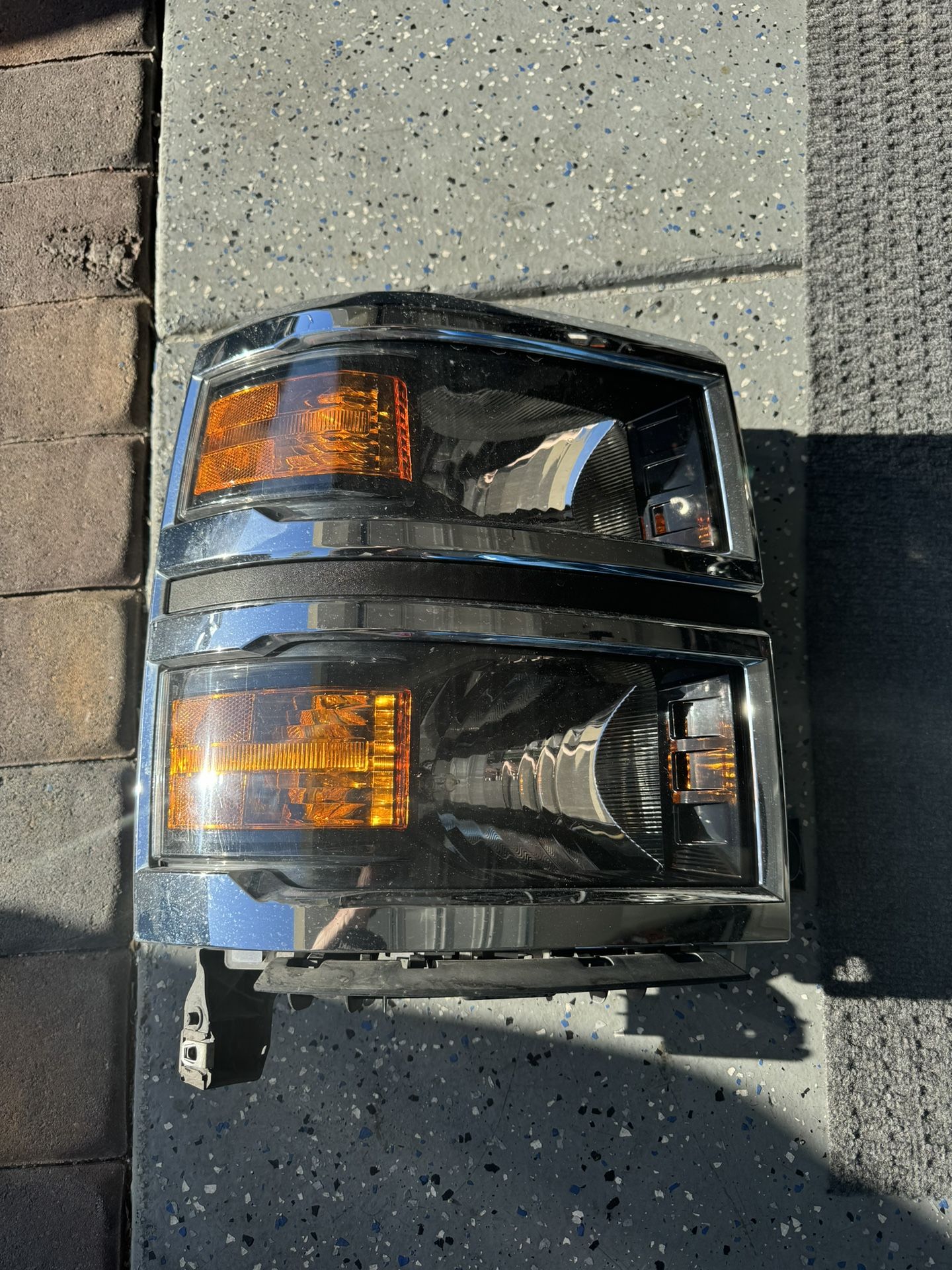 Chevrolet Silverado 1500 Headlights 2014-2015