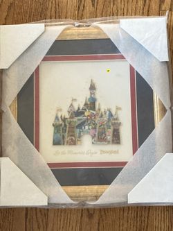 Disney Disneyland Sleeping Beauty Castle Puzzle Framed Pin Set