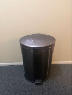 Trash bin