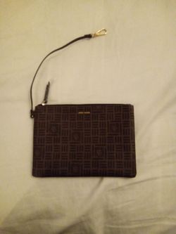 New ANNE KLEIN LION LOGO 