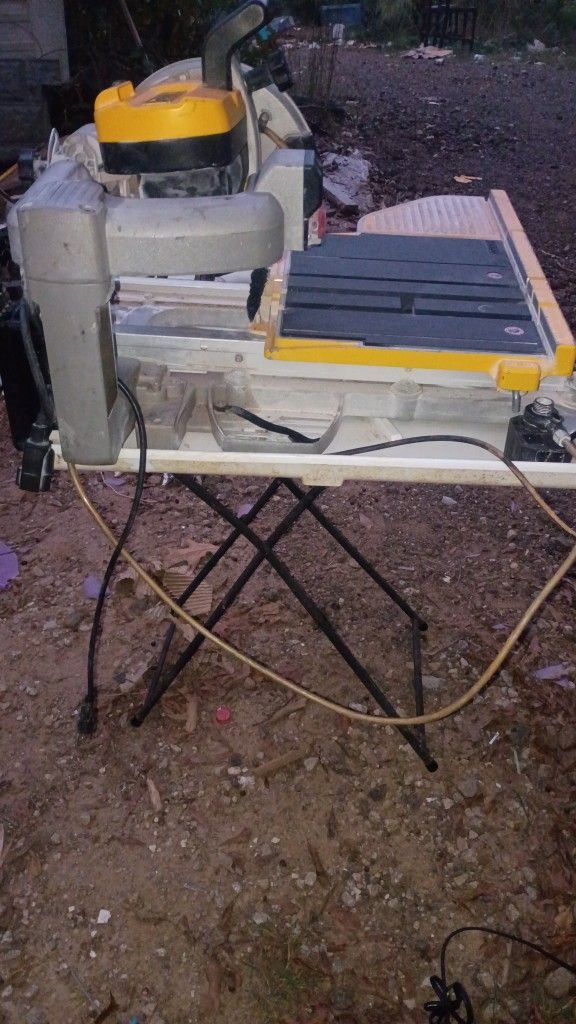 DeWalt 2400 Ceramic Tile Saw