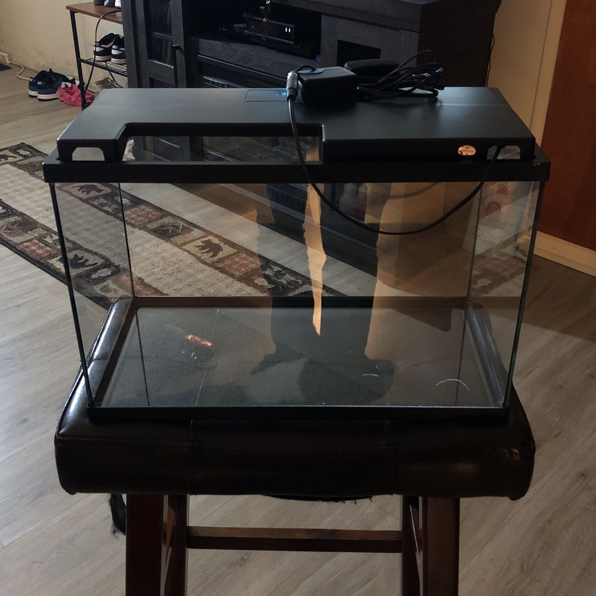 5 Gal Glass Tank With Lid Equipped With LED Light