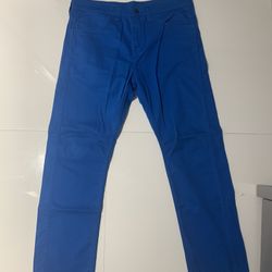 Blue Levi’s 513 