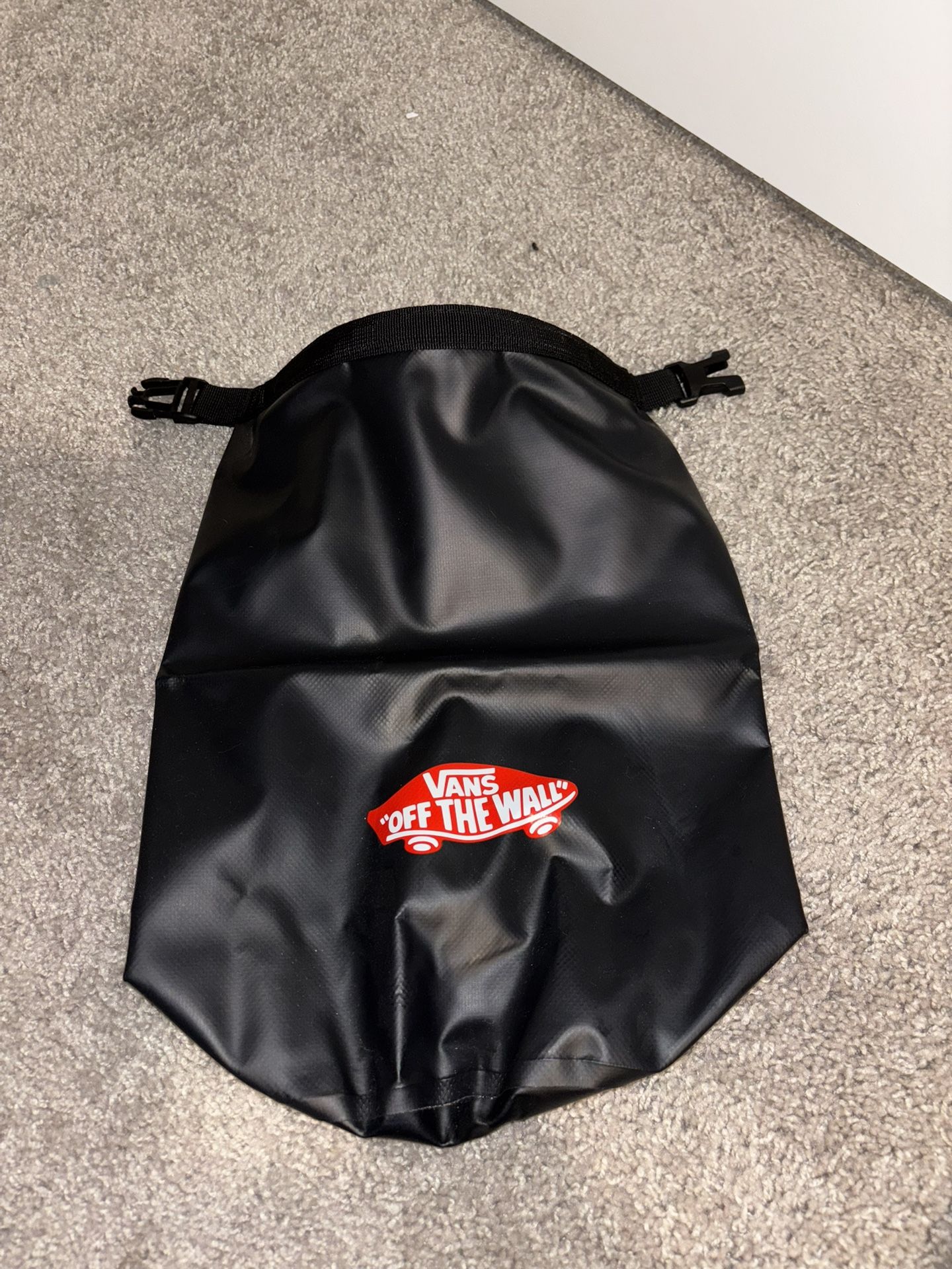 Vans off the wall “dry bag”