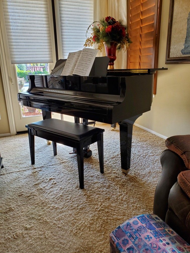 Yamaha Baby Grand Piano